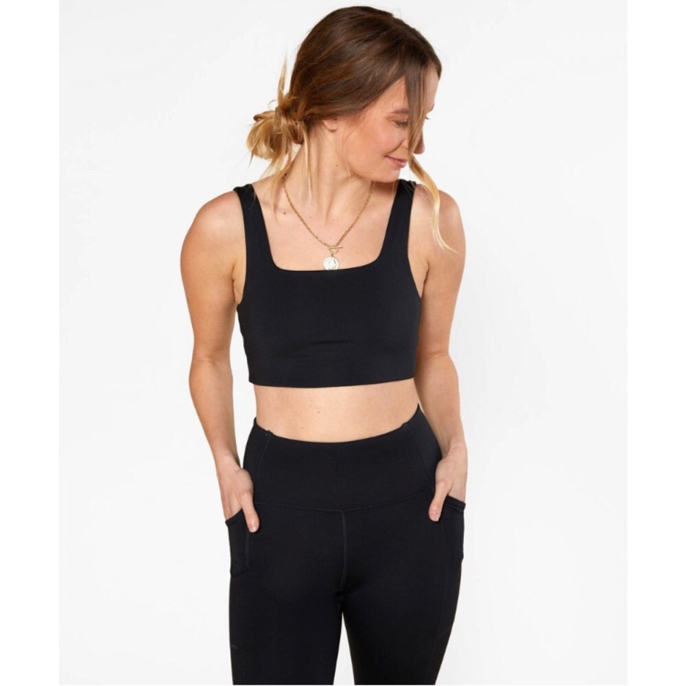 nwt Girlfriend Collective Tommy bra xs blk